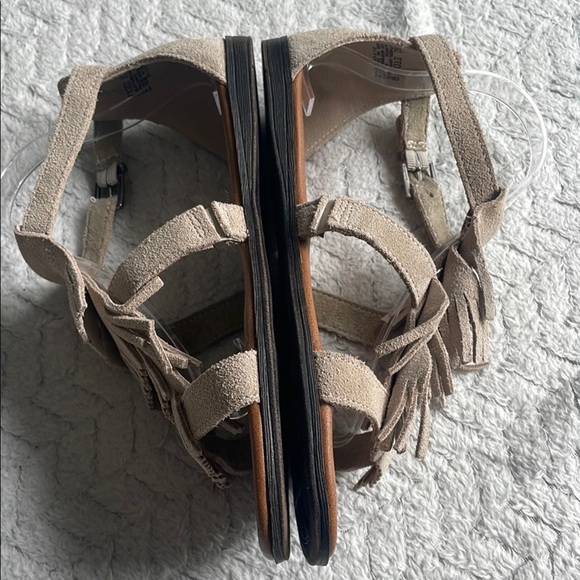 Minnetonka Fringe Suede Sandals - Tan Size 9 NWOT - Picture 6 of 8